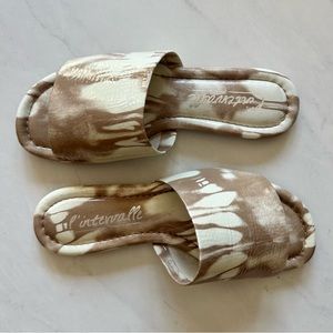 L’Intervalle Slides